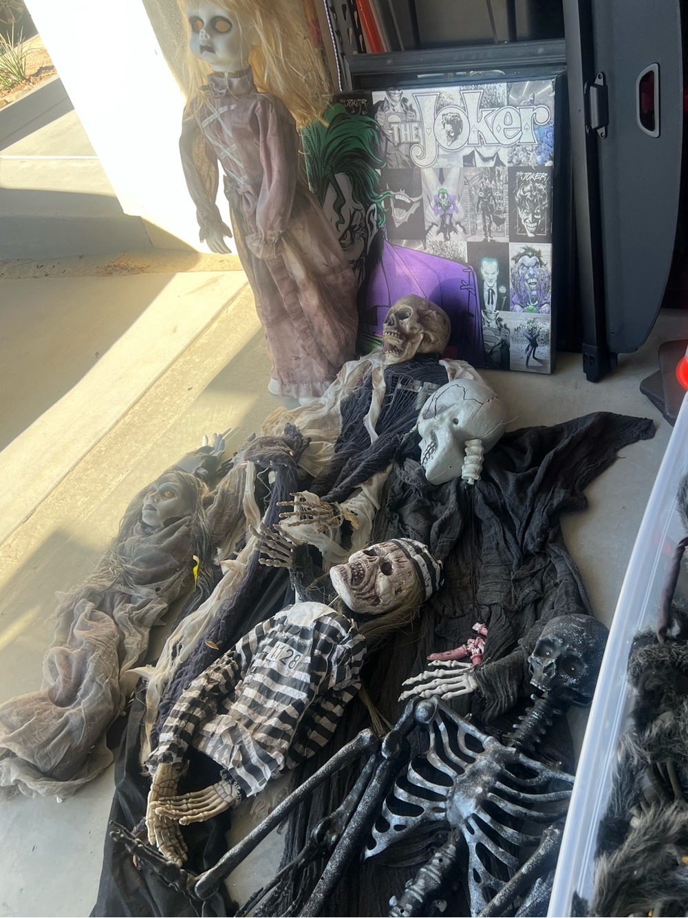 Halloween Props lot of 6 items